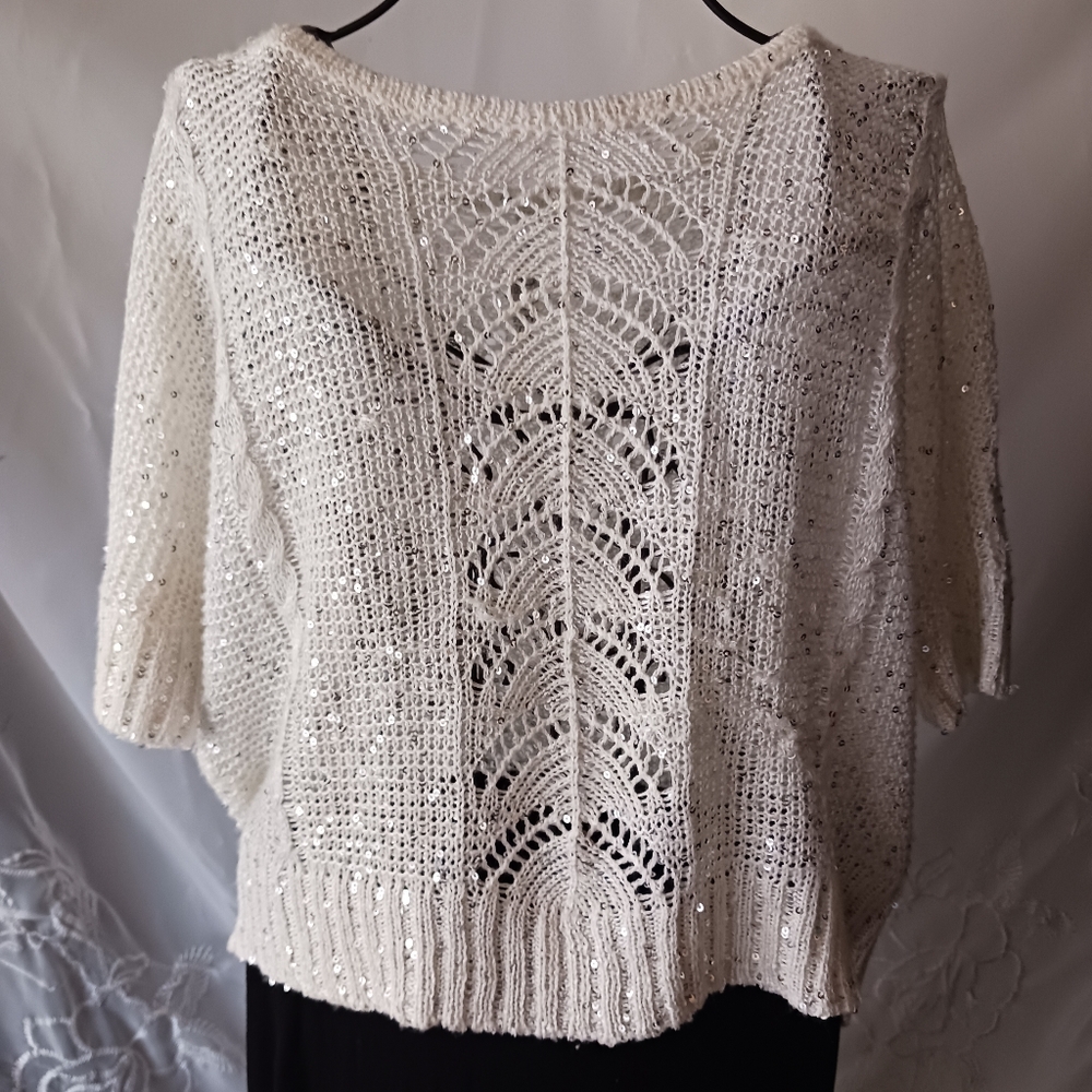 PARTY PLEASE..:ABSOLUTELY" SLOUCH CROP TOP..SEQUINS WHITE TOP..SZ.S..LADIES